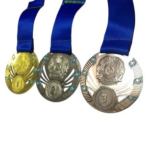 Медаль 7х6.5 см "Герб с прорезями"