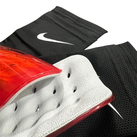 Щитки футбольные Nike Mercurial Lite арт.686, с держателями, в сумочке, красный
