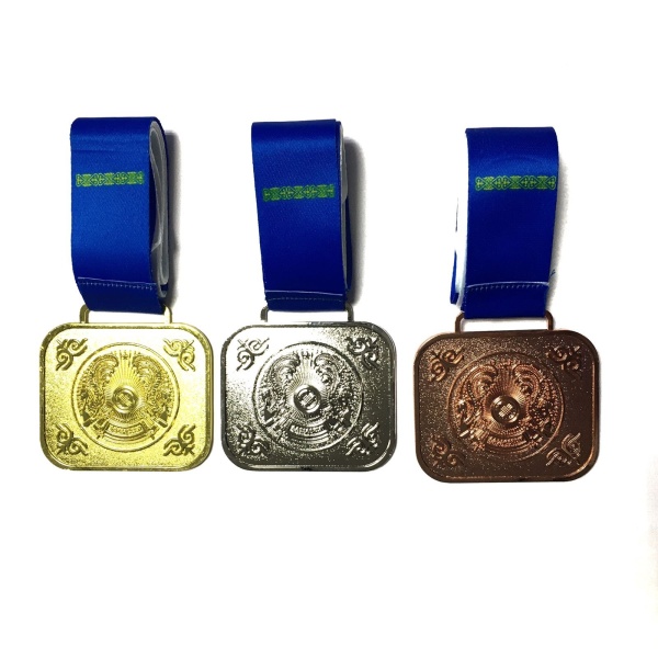 Медаль 6.5х6 см "Казахстан Квадратный желто-синяя лента" M-10