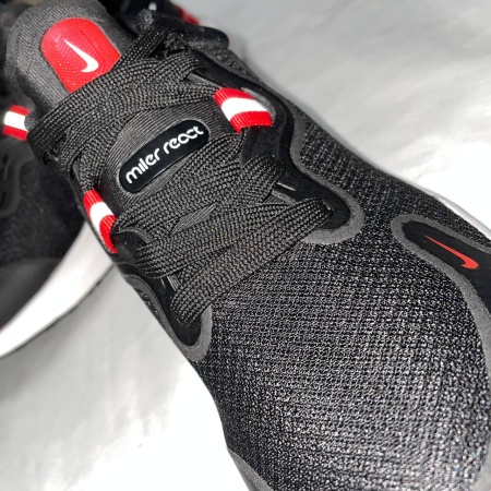 Кроссовки Nike 2030, черный/красный