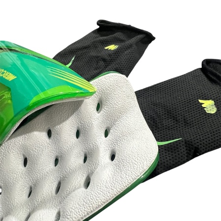 Щитки футбольные Nike Mercurial Lite арт.686, с держателями, в сумочке, зеленый