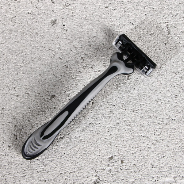 Подарочный набор HARD LINE «23 Февраля» 10026362, гель для бритья 110 мл и бритва