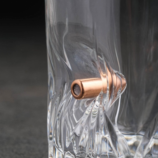 Подарочный набор «Непробиваемый» 7857338, 2 стакана 200 мл, 8 камней для виски