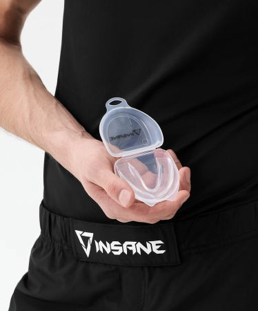 Капа для бокса Insane Lion IN22-MG200 (ЦБ-00003843), взрослая, с футляром, прозрачный