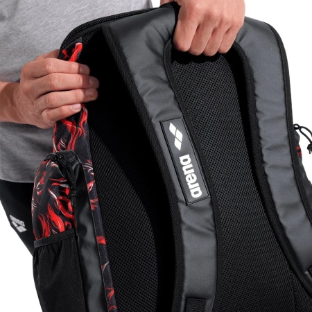 Рюкзак Arena Spiky 3 006272-550, 45 л, черный/красный