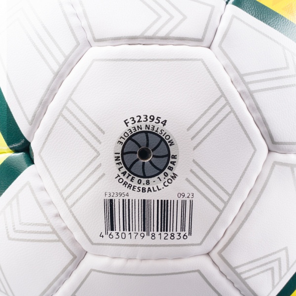 Мяч футбольный Torres Training F323954, разм. 4, 32 пан., ПУ, 4 под.слоя, ручн. сшивка, бел/зел/сер