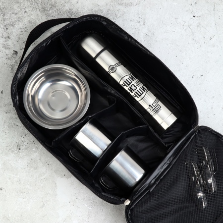 Подарочный набор туристический «Первый во всем» 9842312, термос, 2 кружки, 2 тарелки, 2 ножа